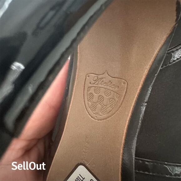 Salvatore Ferragamo Women's Black Strappy Stiletto Pumps Size 6 - Picture 7 of 8